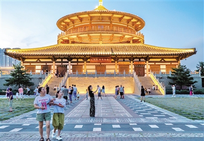 北魏明堂遺址公園成為市民消夏鍛煉的熱門(mén)之地